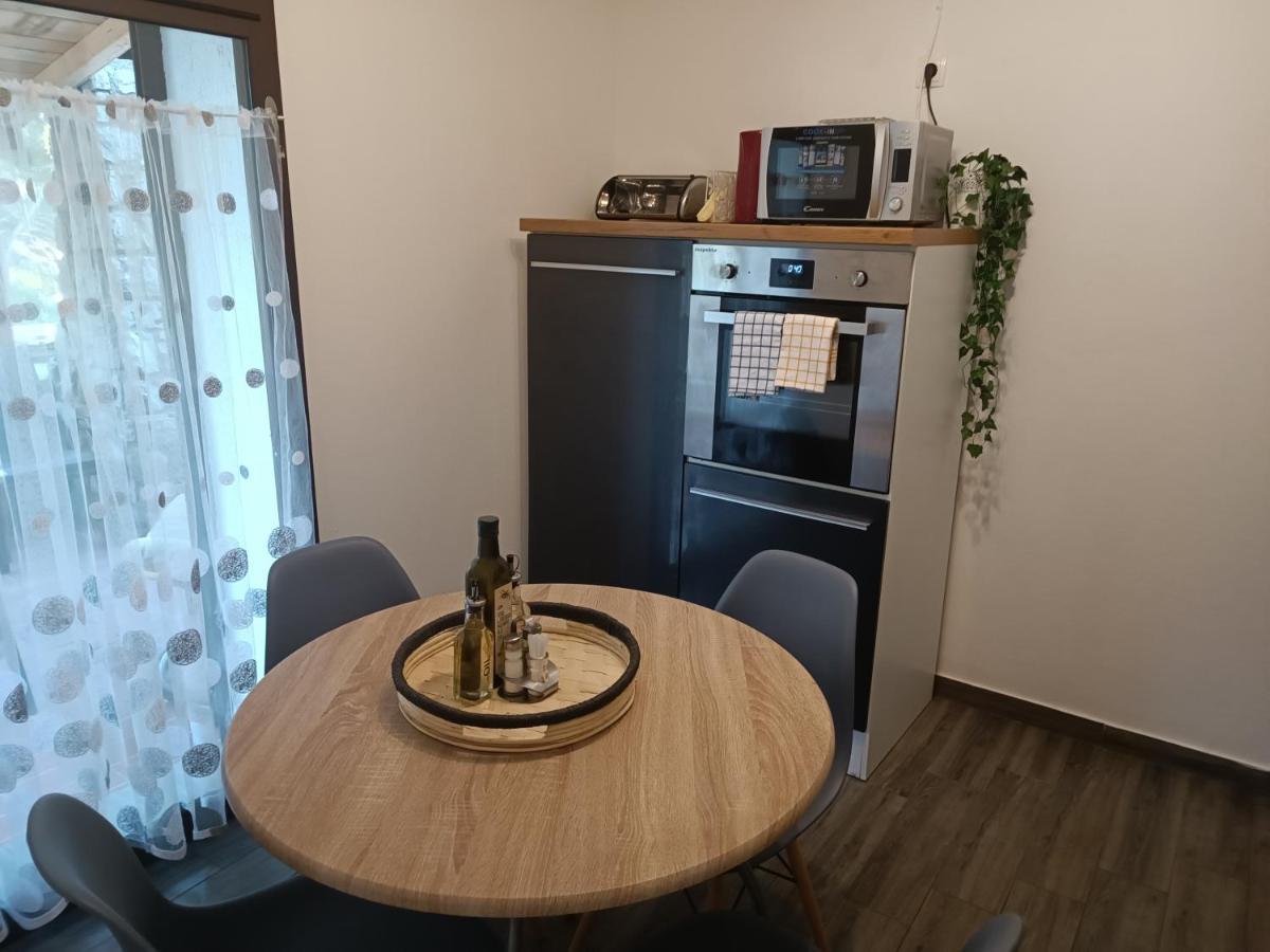 Apartman Hric -50M Od Plaze- Mali Lošinj Zewnętrze zdjęcie